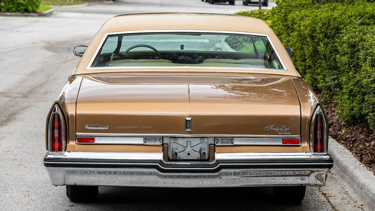 1976 Oldsmobile 98 - Image 26 of 31