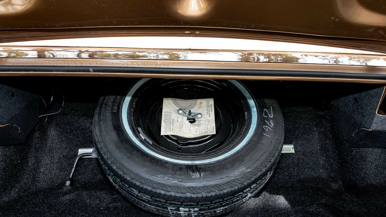 1976 Oldsmobile 98 - Image 28 of 31