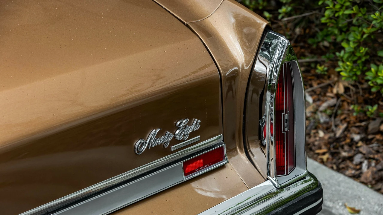 1976 Oldsmobile 98 - Image 29 of 31