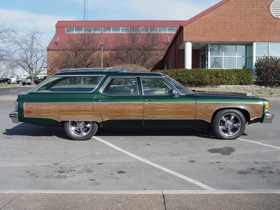 1976 Oldsmobile Custom Cruiser - Image 2 of 7