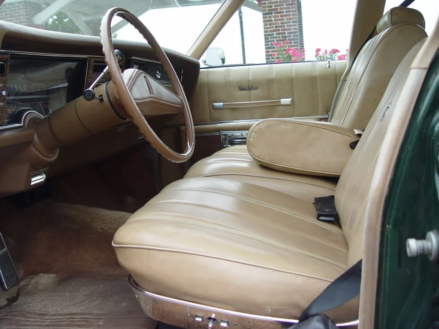1976 Oldsmobile Custom Cruiser - Image 4 of 7