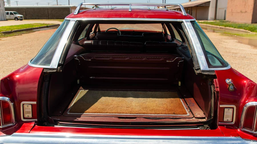 1976 Oldsmobile Custom Cruiser - Image 9 of 14