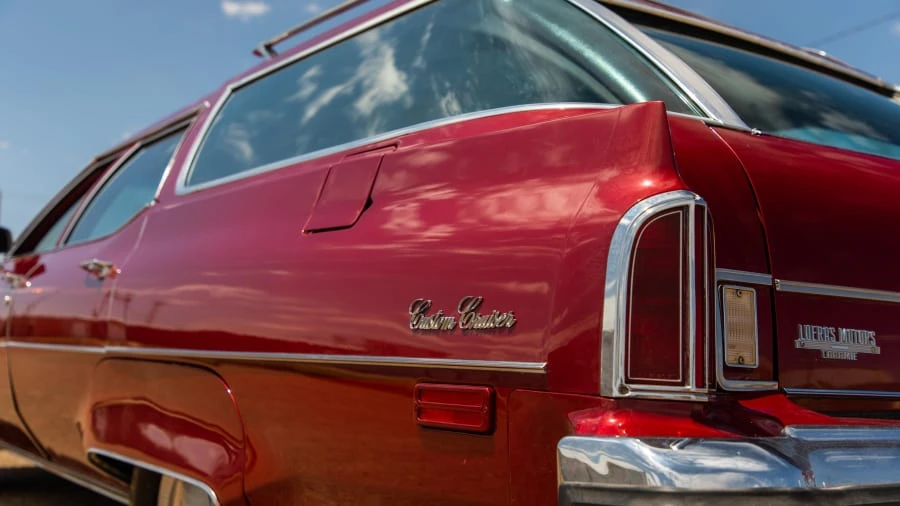 1976 Oldsmobile Custom Cruiser - Image 11 of 14