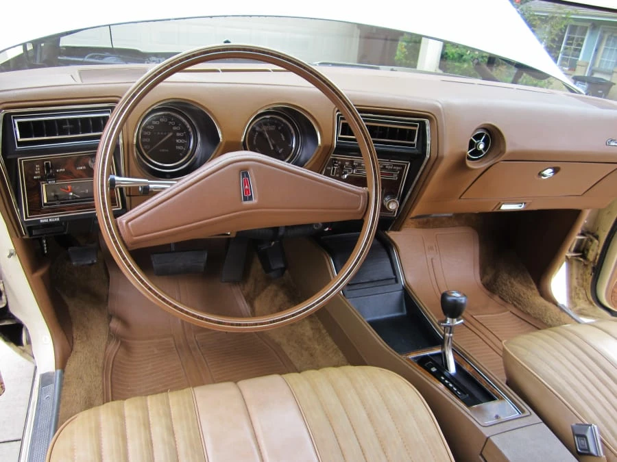 1976 Oldsmobile Cutlass 4th Gen - Image 5 of 8