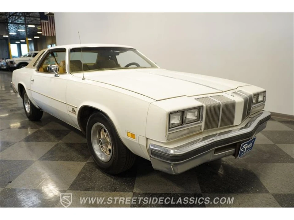 1976 Oldsmobile Cutlass 4th Gen - Image 17 of 31