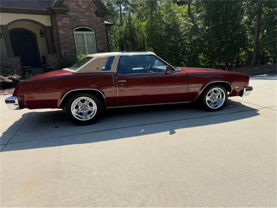 1976 Oldsmobile Cutlass 4th Gen - Image 17 of 18