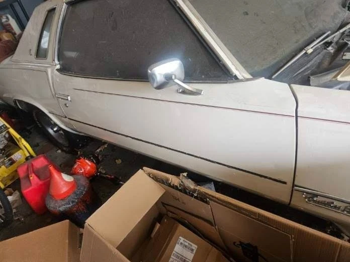 1976 Oldsmobile Cutlass 4th Gen - Image 9 of 11