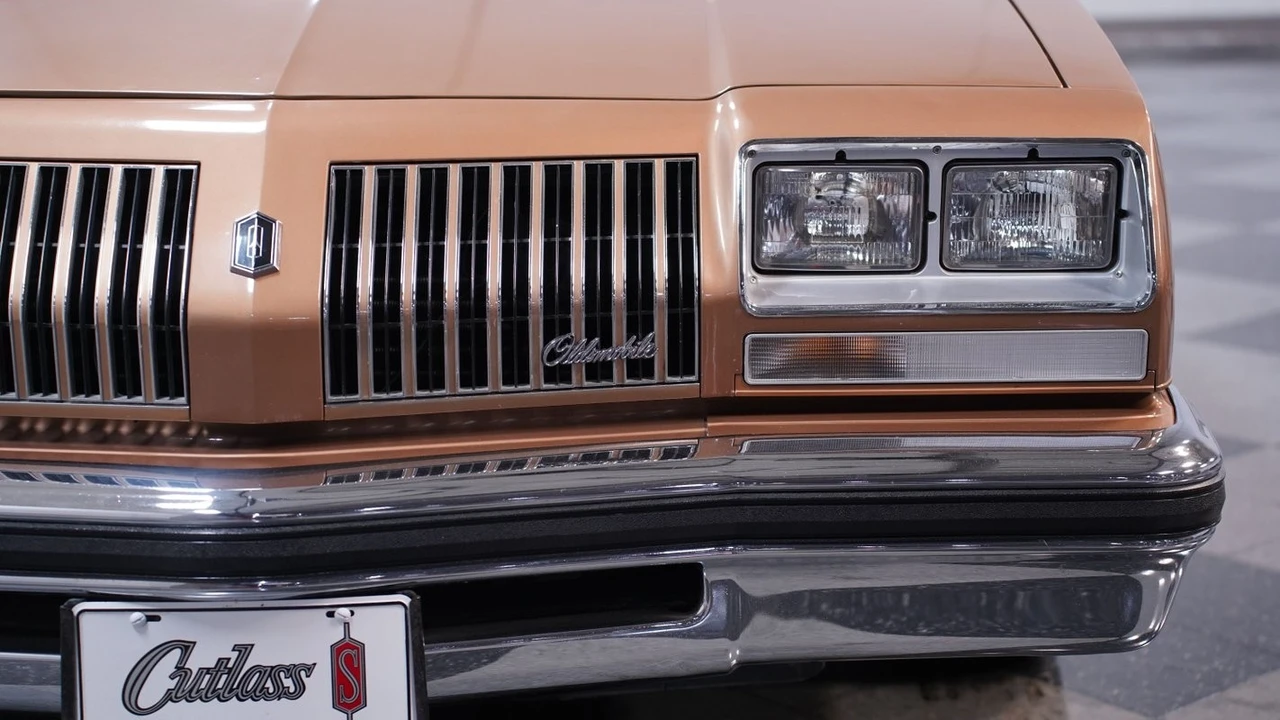 1976 Oldsmobile Cutlass 4th Gen - Image 19 of 21