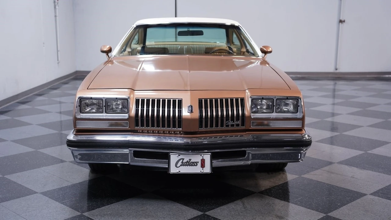 1976 Oldsmobile Cutlass 4th Gen - Image 16 of 21