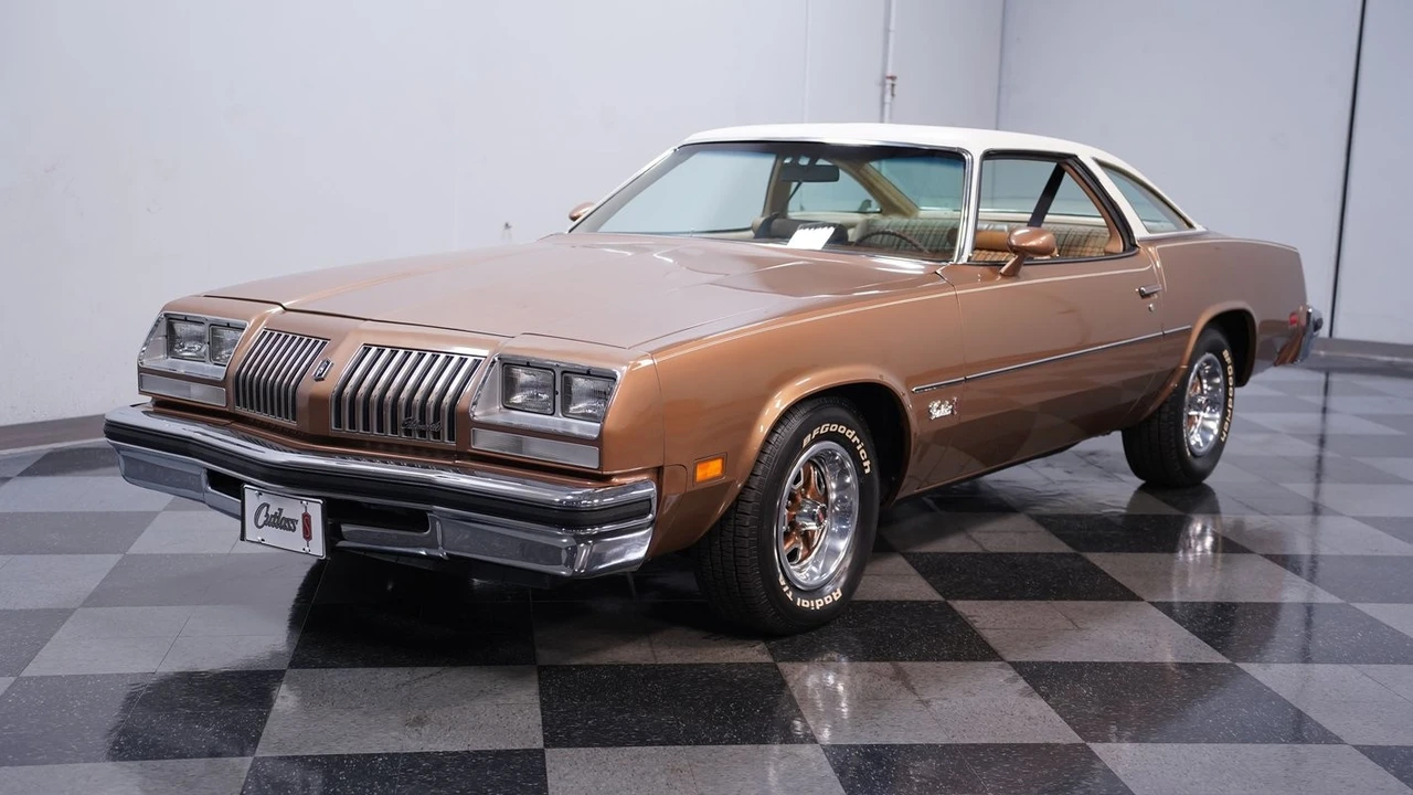 1976 Oldsmobile Cutlass 4th Gen - Image 5 of 12