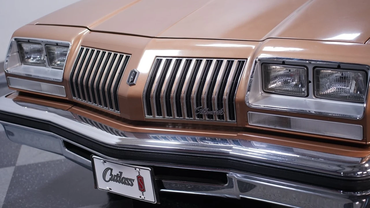 1976 Oldsmobile Cutlass 4th Gen - Image 18 of 21