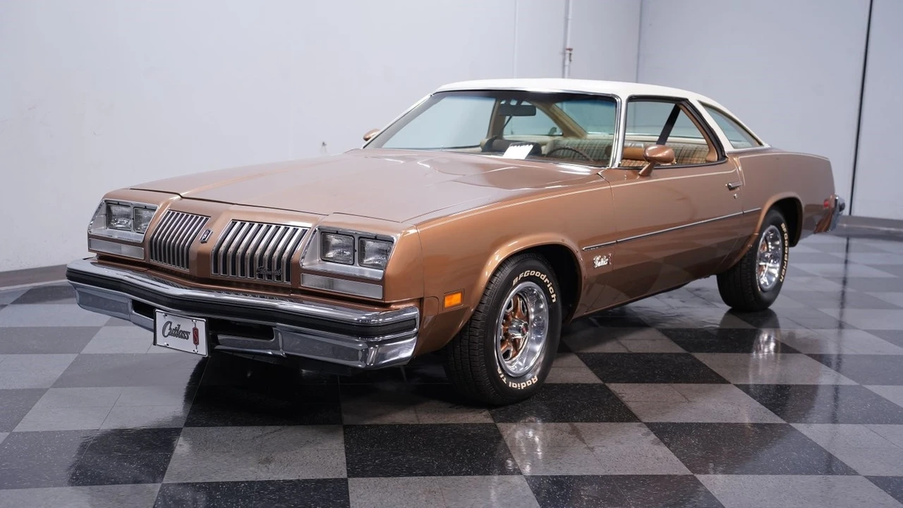 1976 Oldsmobile Cutlass 4th Gen - Image 6 of 12