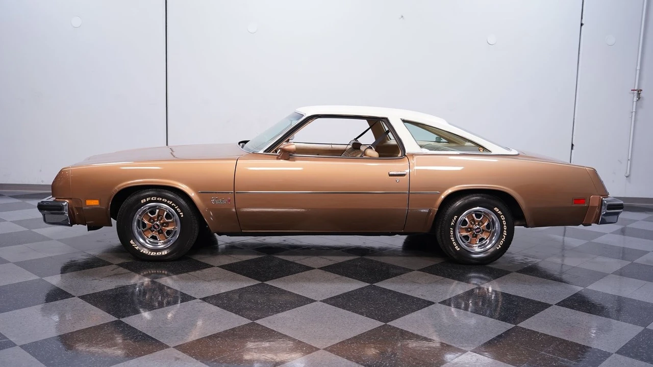 1976 Oldsmobile Cutlass 4th Gen - Image 2 of 12