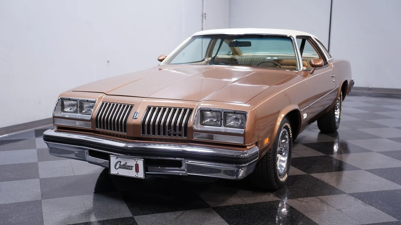 1976 Oldsmobile Cutlass 4th Gen - Image 17 of 21