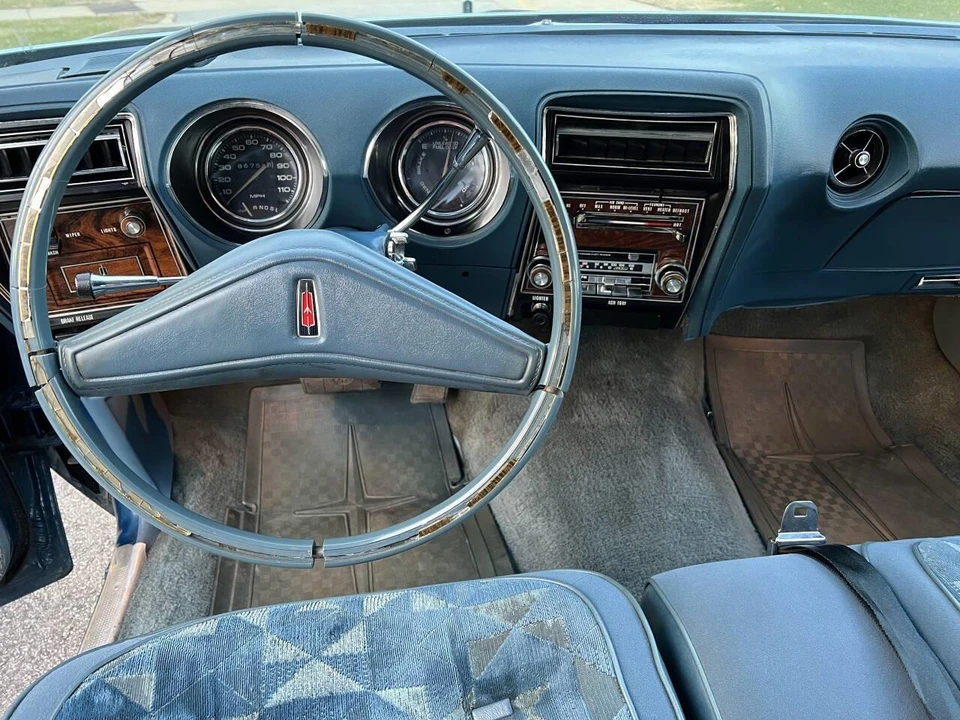 1976 Oldsmobile Cutlass Supreme - Image 28 of 31