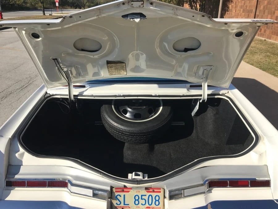 1976 Oldsmobile Toronado - Image 9 of 12