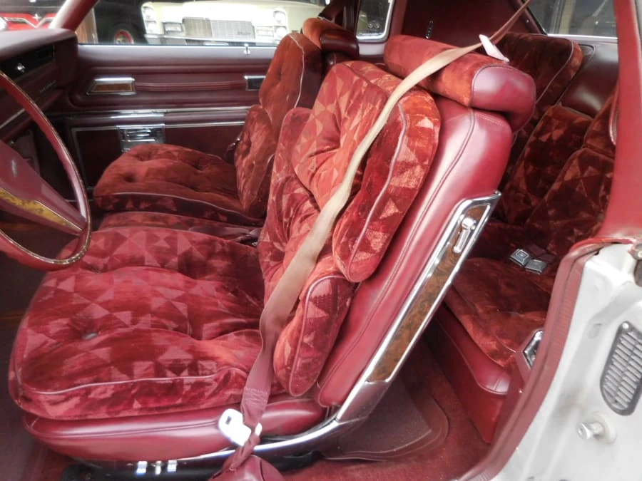 1976 Oldsmobile Toronado - Image 4 of 9