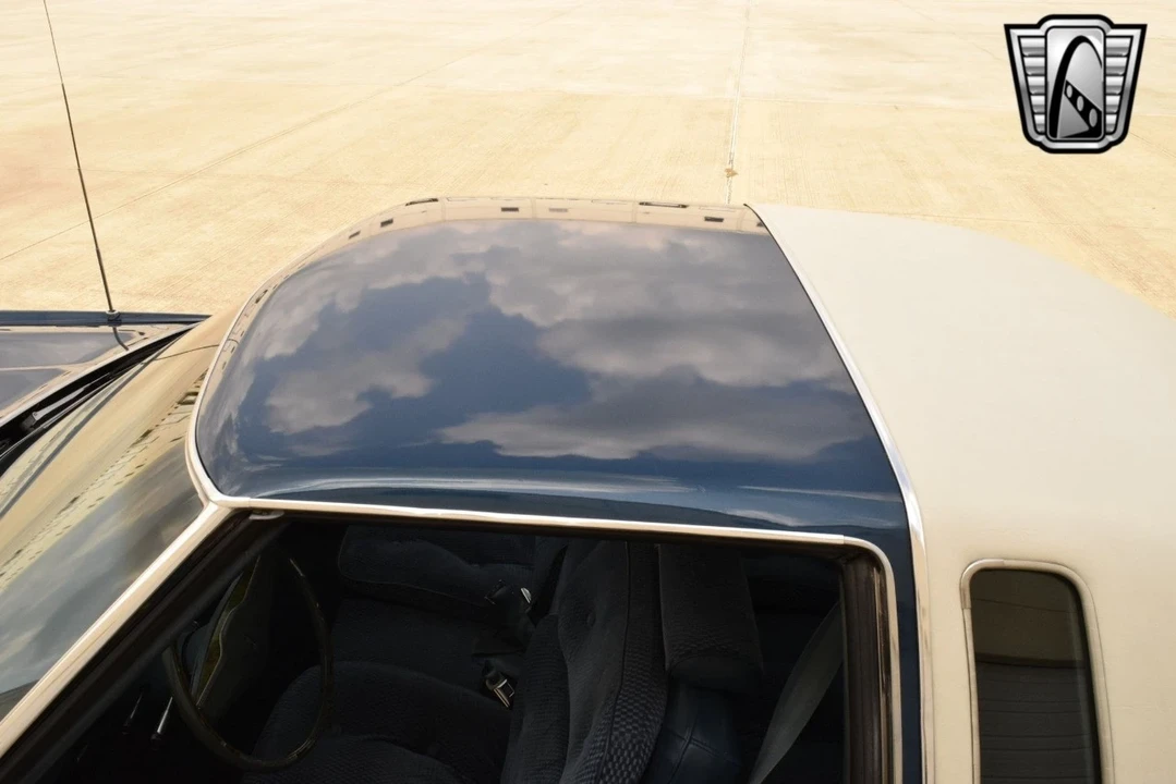 1976 Oldsmobile Toronado - Image 10 of 12