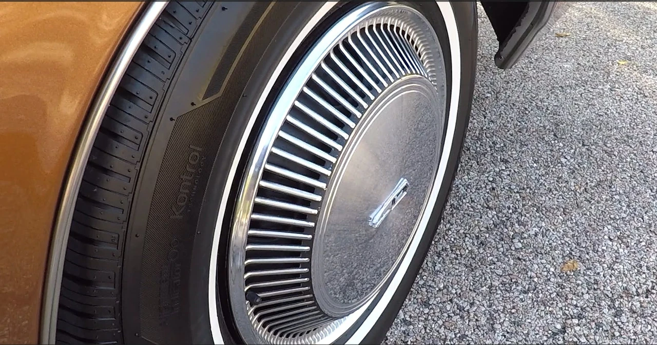 1976 Oldsmobile Toronado - Image 12 of 31