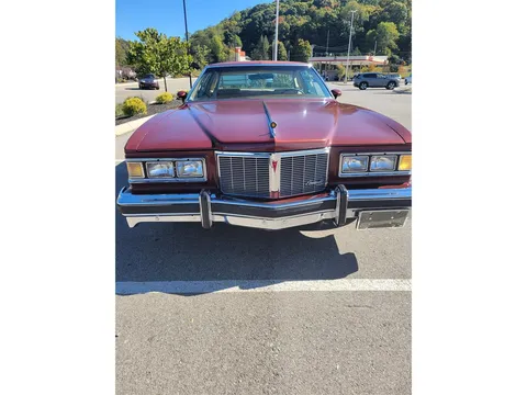 1976 Pontiac Bonneville 4-Door