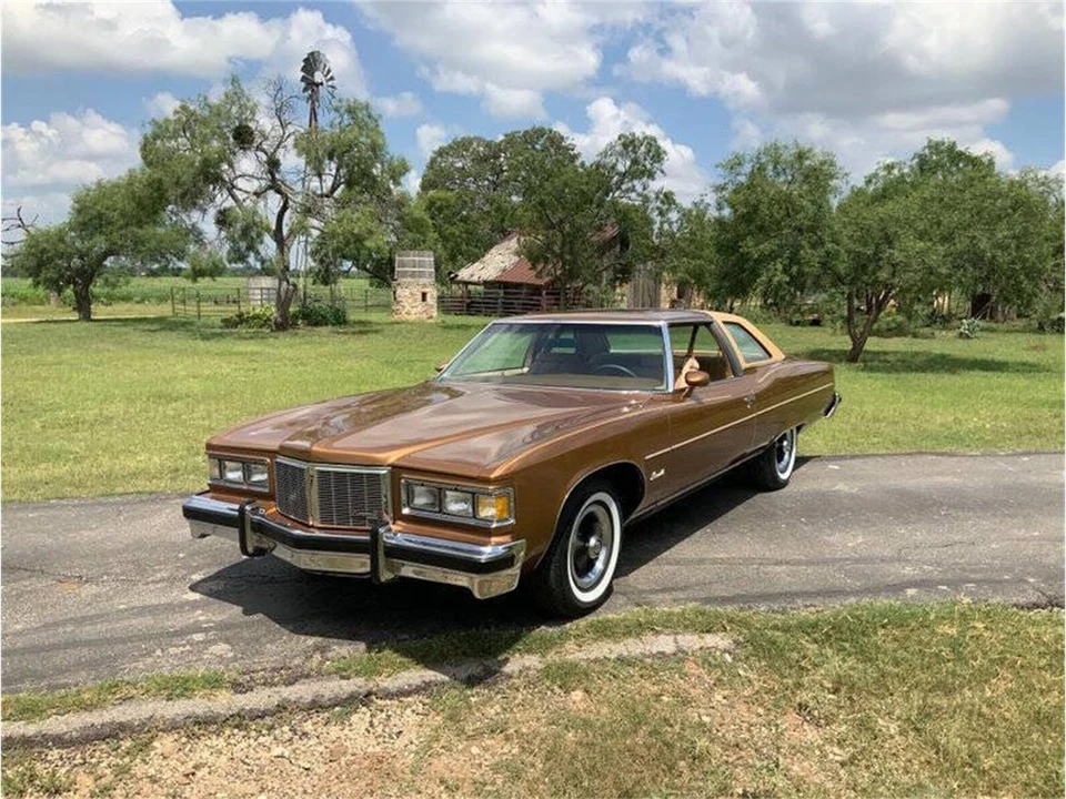1976 Pontiac Bonneville 4th Gen - Image 11 of 31