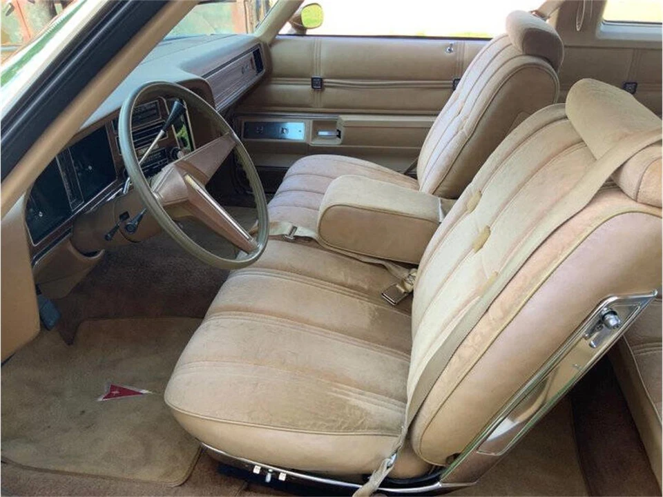 1976 Pontiac Bonneville 4th Gen - Image 2 of 31