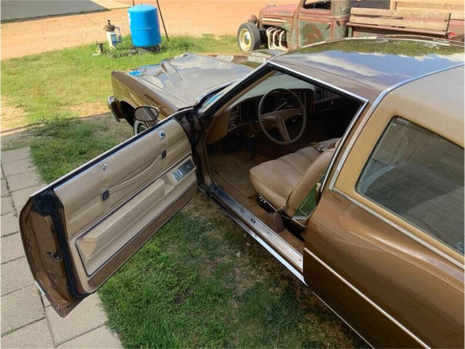 1976 Pontiac Bonneville 4th Gen - Image 18 of 31