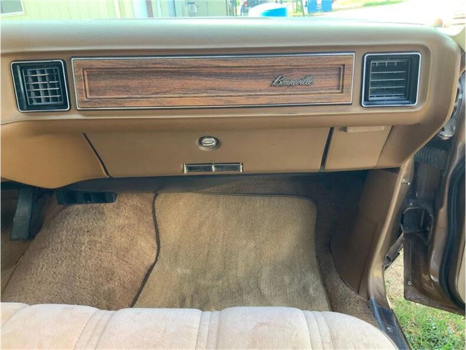1976 Pontiac Bonneville 4th Gen - Image 24 of 31