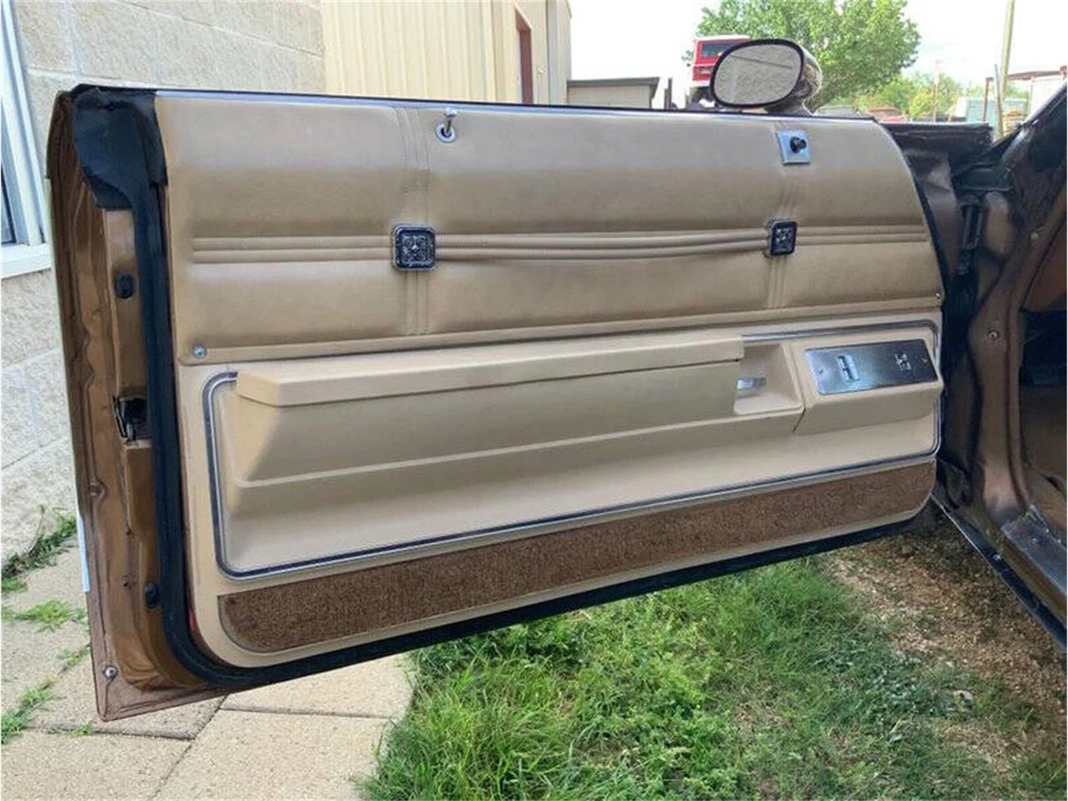 1976 Pontiac Bonneville 4th Gen - Image 19 of 31