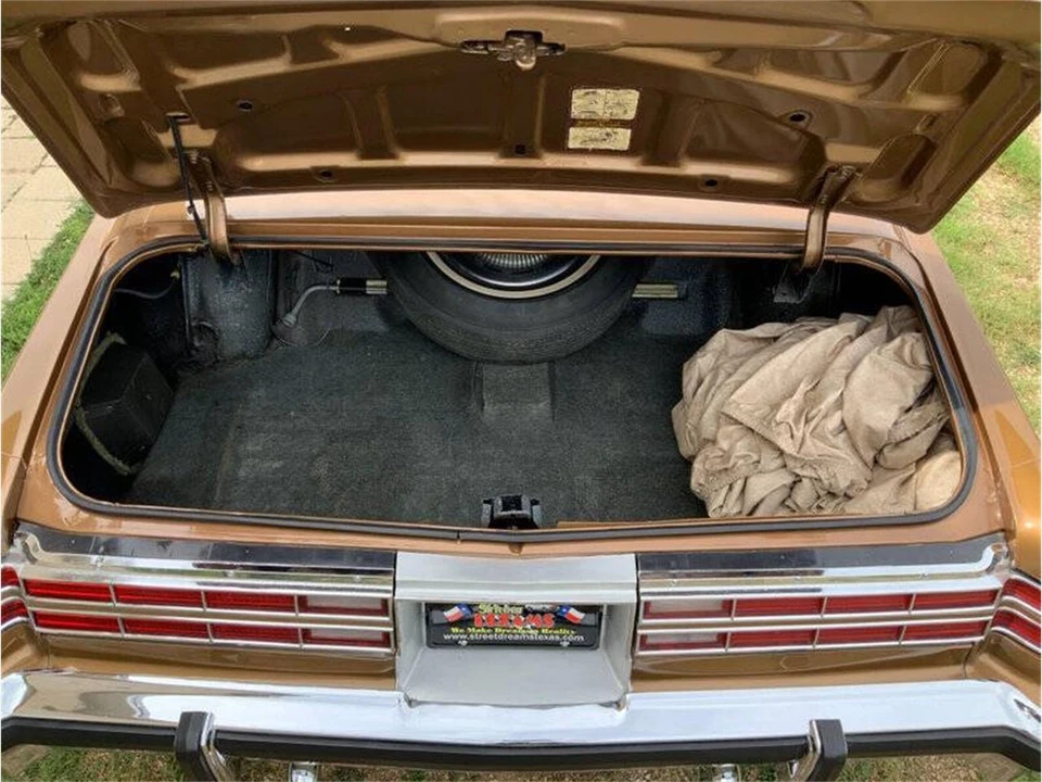 1976 Pontiac Bonneville 4th Gen - Image 4 of 31