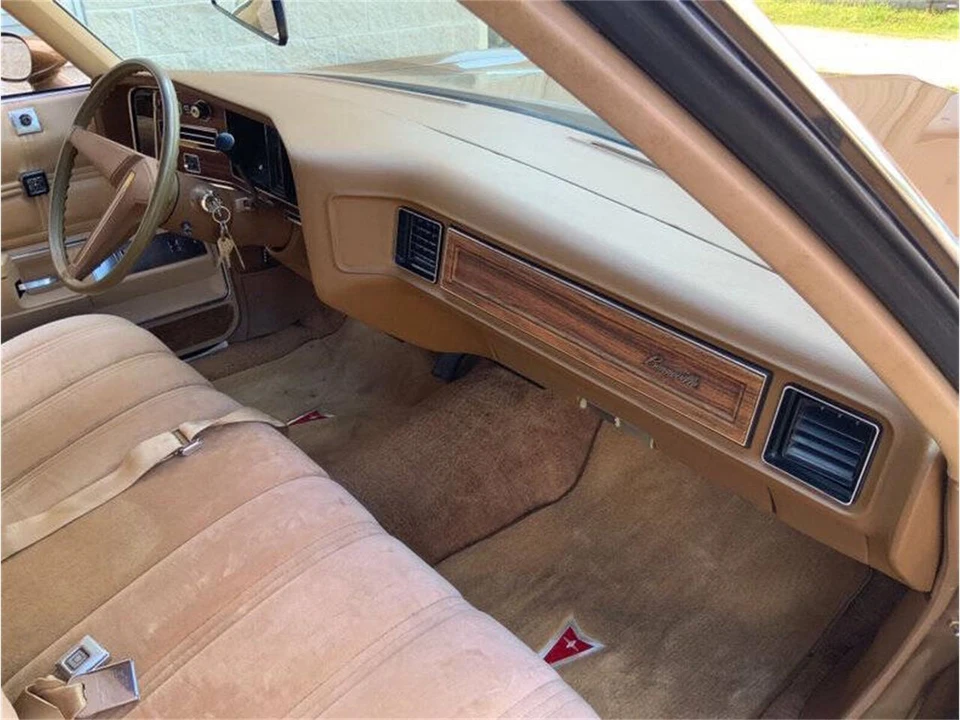 1976 Pontiac Bonneville 4th Gen - Image 25 of 31