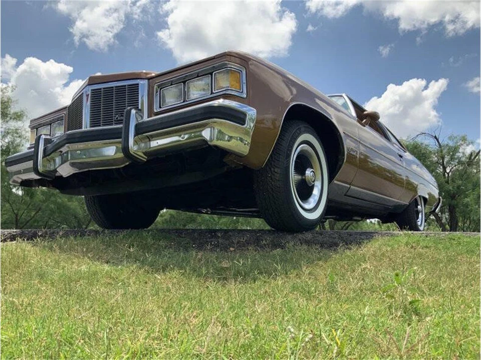 1976 Pontiac Bonneville 4th Gen - Image 14 of 31