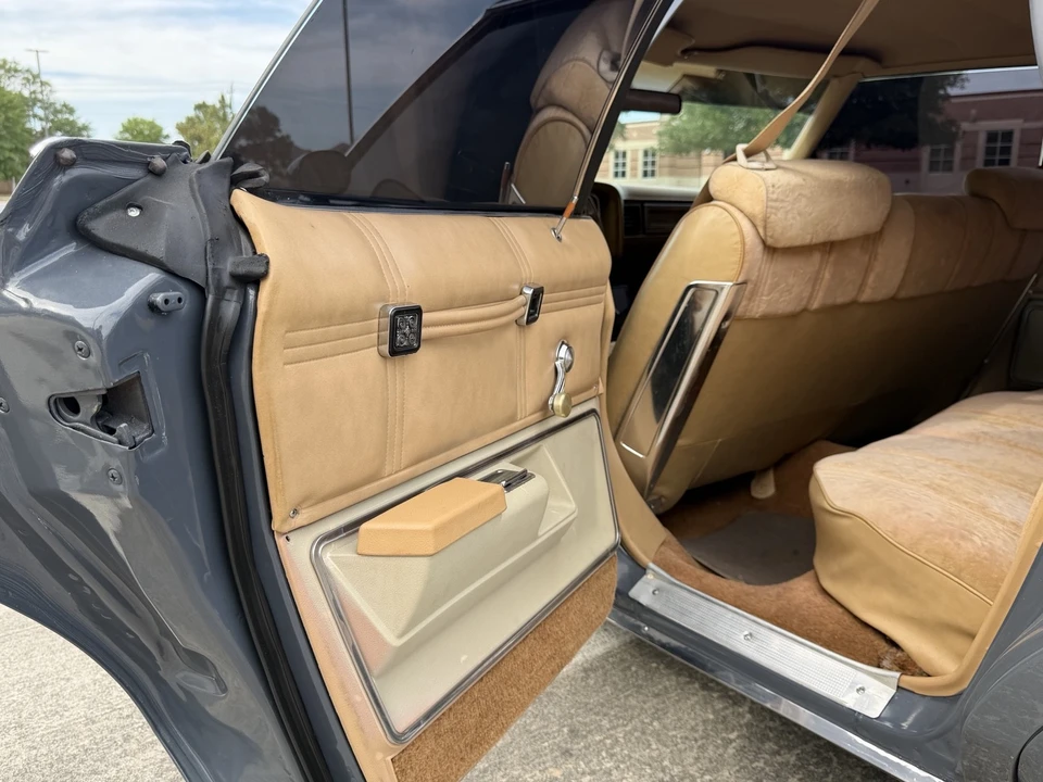 1976 Pontiac Bonneville 4th Gen - Image 14 of 18