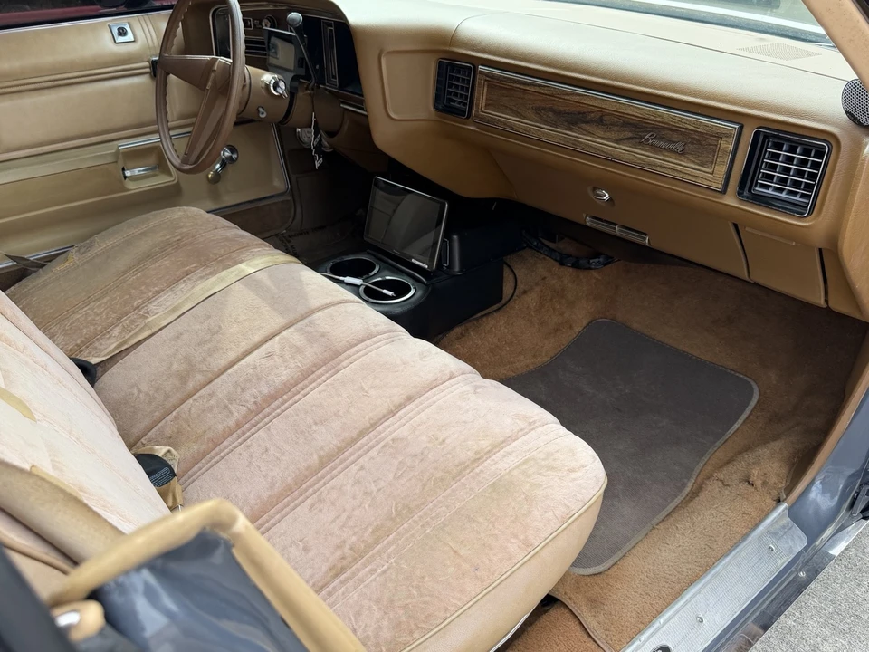 1976 Pontiac Bonneville 4th Gen - Image 9 of 18