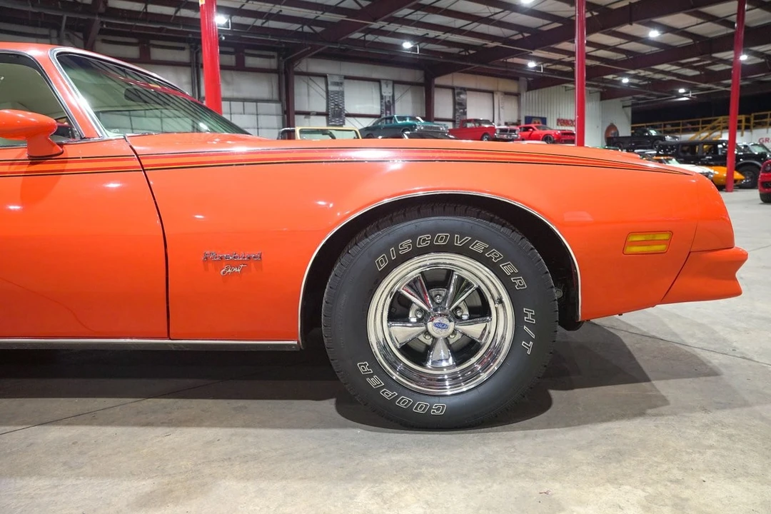 1976 Pontiac Firebird Esprit 2nd Gen - Image 11 of 31