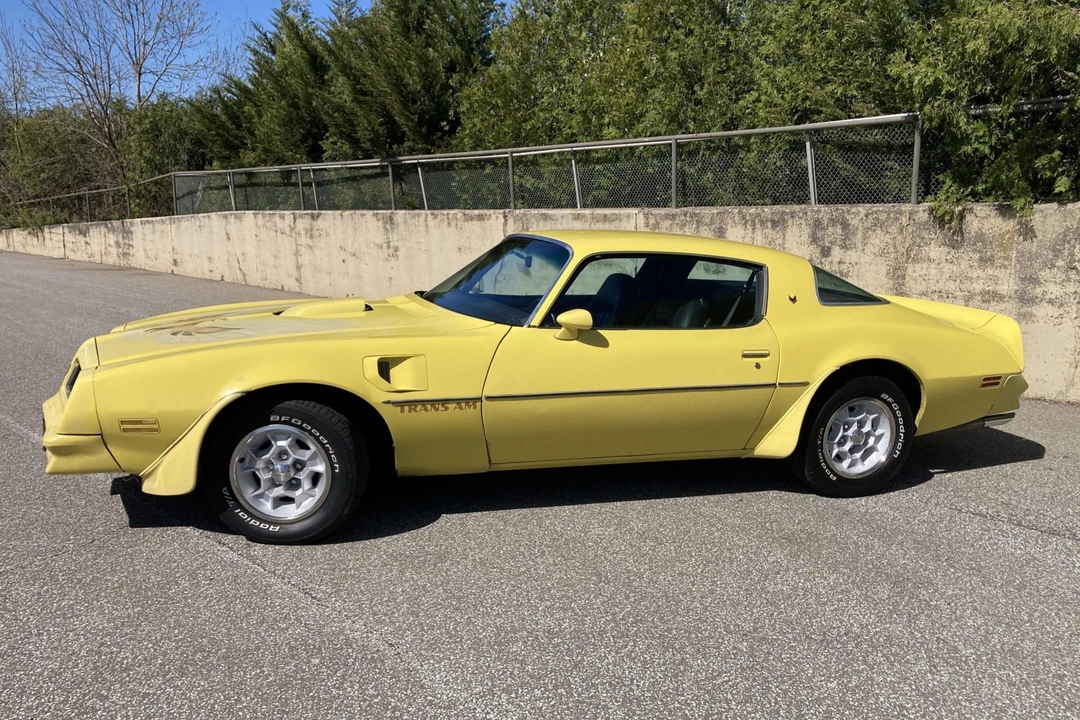 1976 Pontiac Firebird Trans Am 2nd Gen - Image 10 of 31