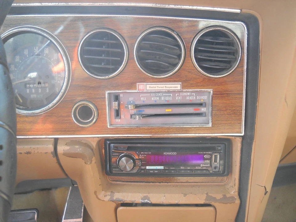 1976 Pontiac Grand Prix 3rd+ Gen - Image 8 of 20
