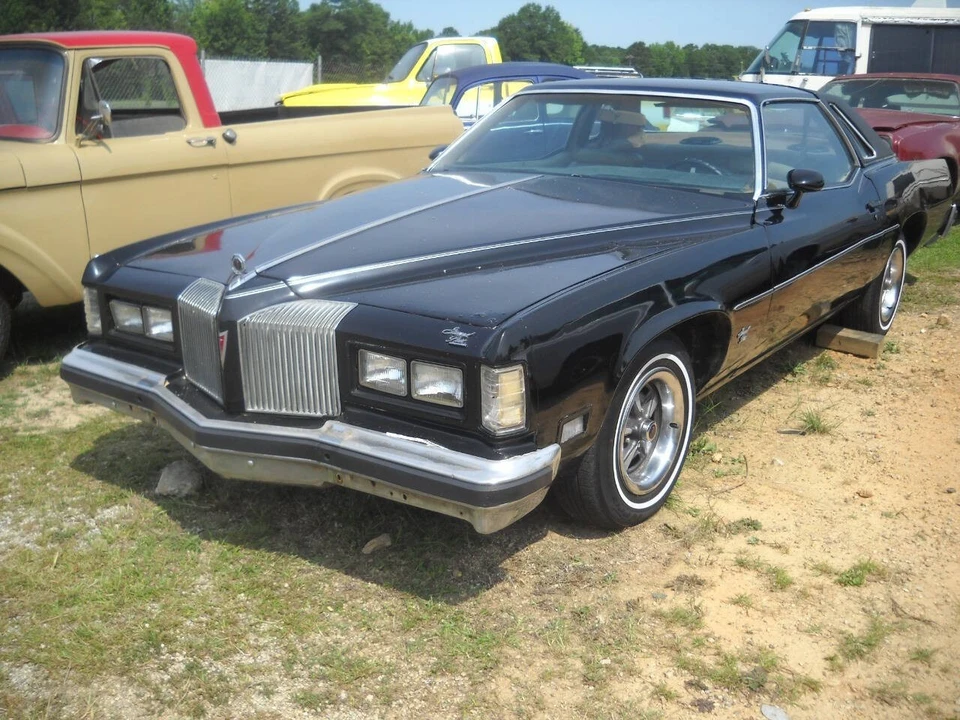 1976 Pontiac Grand Prix 3rd+ Gen - Image 3 of 20