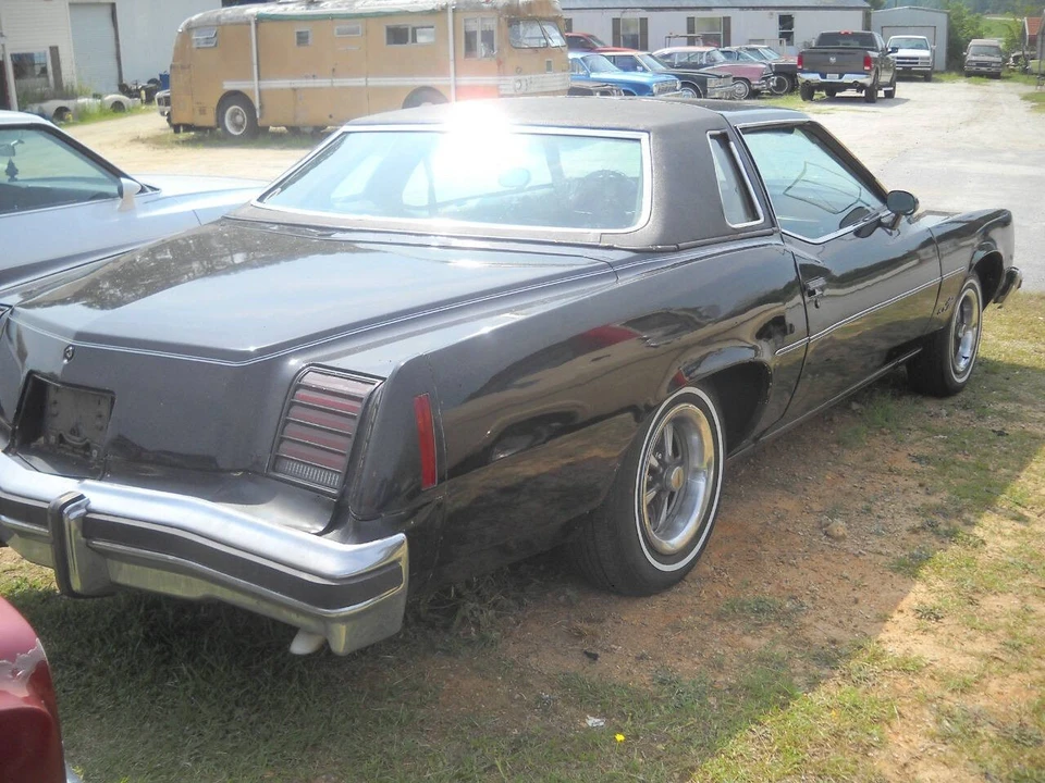 1976 Pontiac Grand Prix 3rd+ Gen - Image 4 of 20
