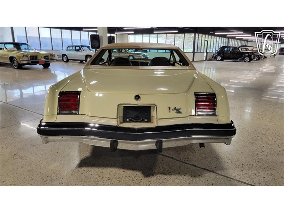 1976 Pontiac Grand Prix 3rd+ Gen - Image 3 of 31