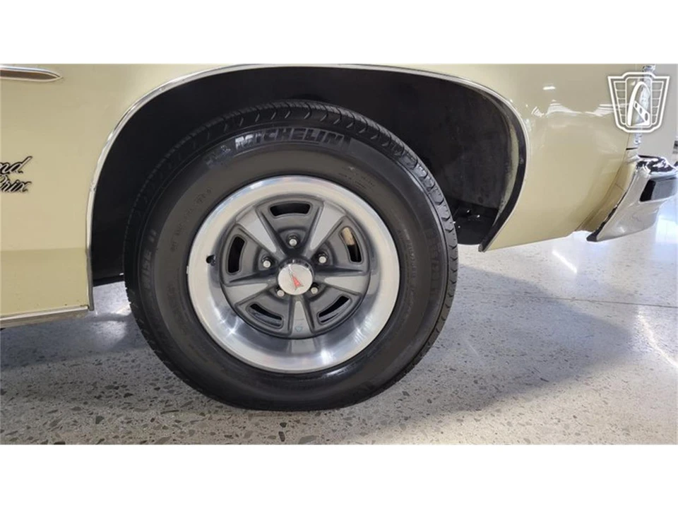1976 Pontiac Grand Prix 3rd+ Gen - Image 5 of 31
