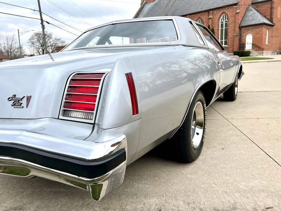 1976 Pontiac Grand Prix 3rd+ Gen - Image 23 of 31