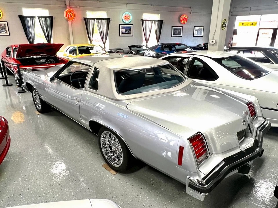 1976 Pontiac Grand Prix 3rd+ Gen - Image 3 of 31