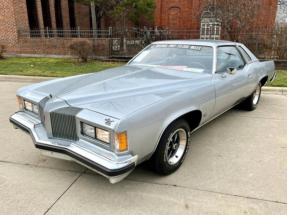 1976 Pontiac Grand Prix 3rd+ Gen - Image 6 of 31