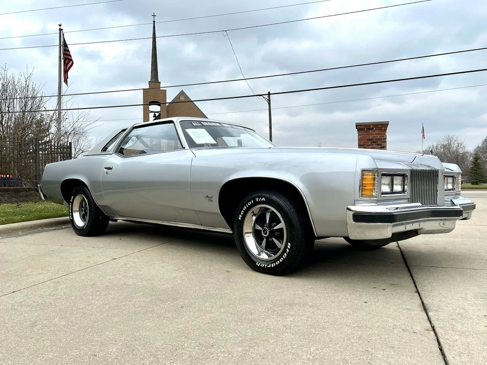 1976 Pontiac Grand Prix 3rd+ Gen - Image 12 of 31