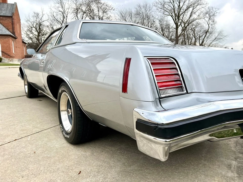 1976 Pontiac Grand Prix 3rd+ Gen - Image 27 of 31