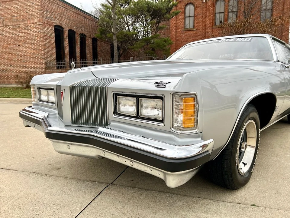 1976 Pontiac Grand Prix 3rd+ Gen - Image 18 of 31