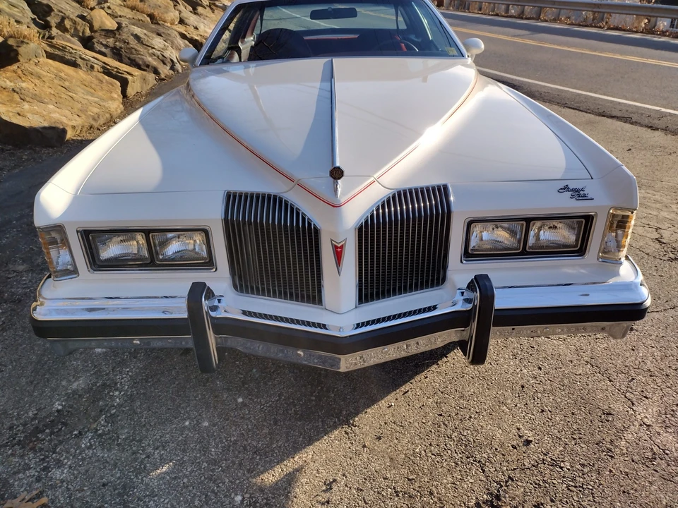 1976 Pontiac Grand Prix 3rd+ Gen - Image 18 of 31