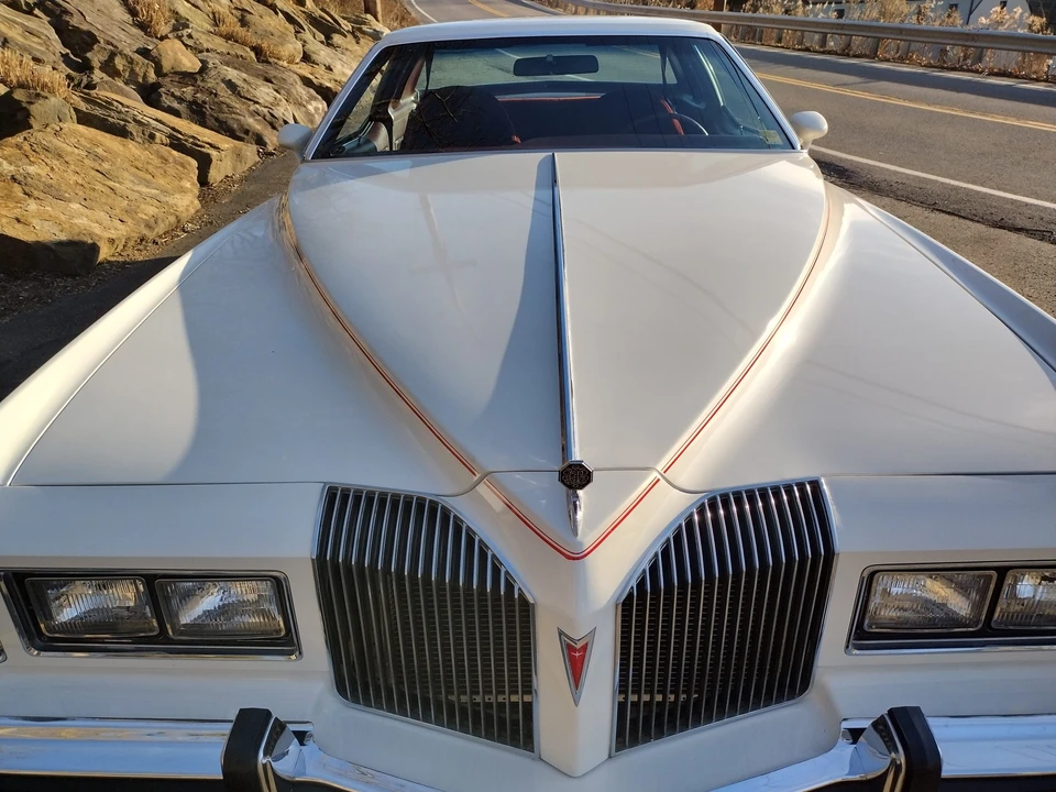 1976 Pontiac Grand Prix 3rd+ Gen - Image 19 of 31