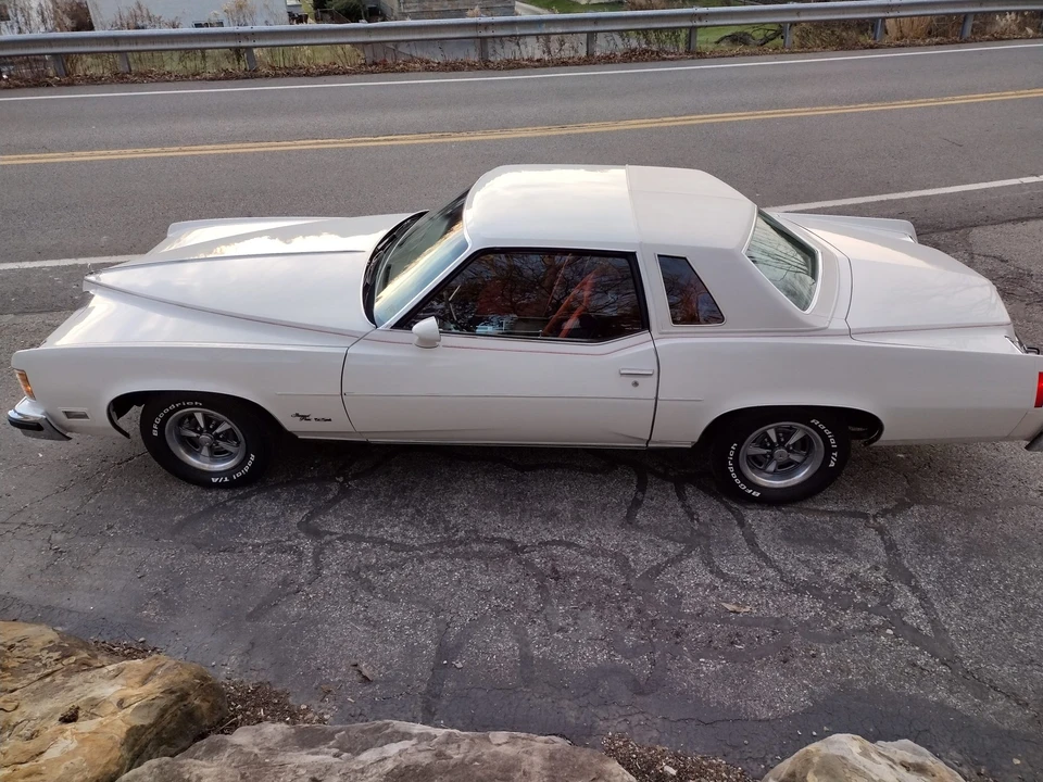 1976 Pontiac Grand Prix 3rd+ Gen - Image 14 of 31